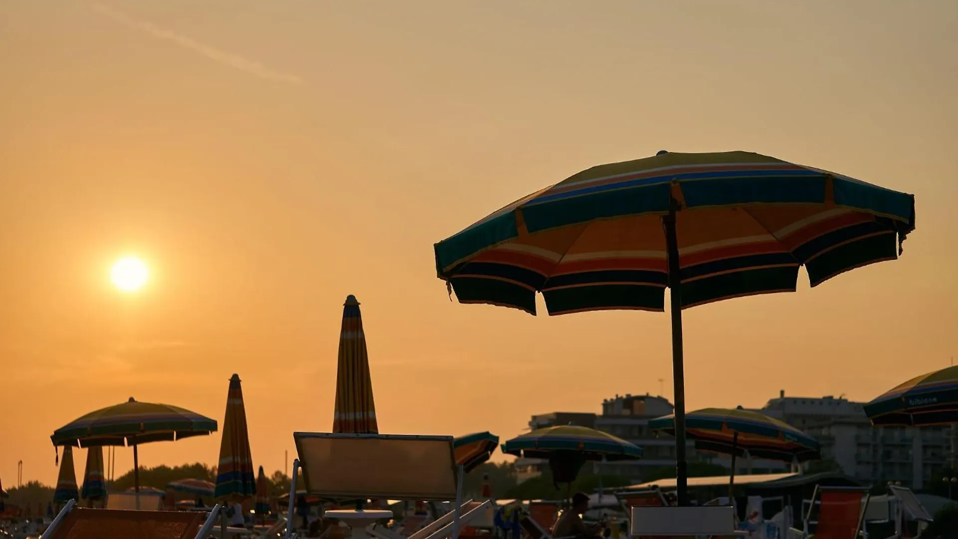Charming Beachfront Apartment With A Bright Terrace Bibione
