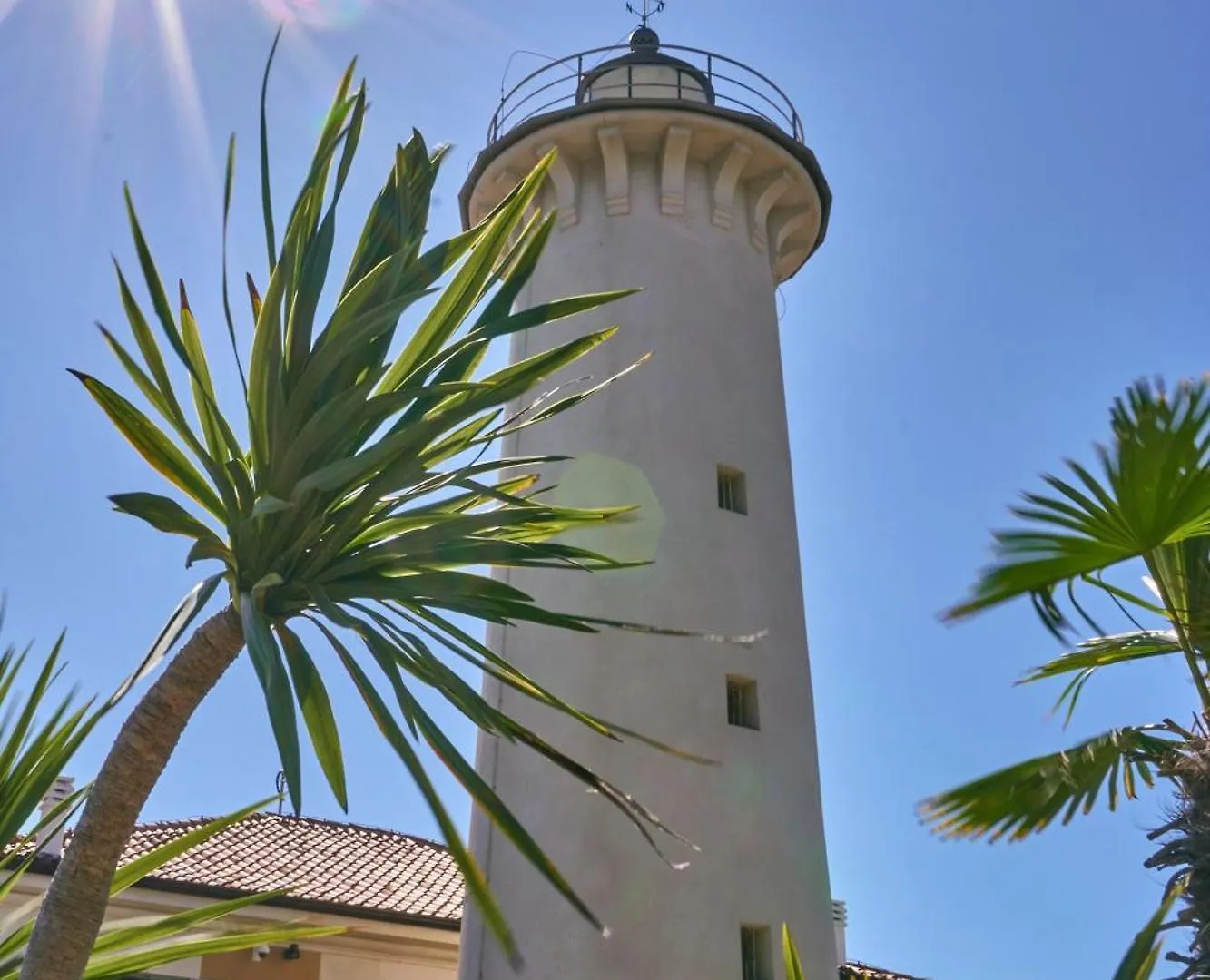 Charming Beachfront Apartment With A Bright Terrace Bibione Italien